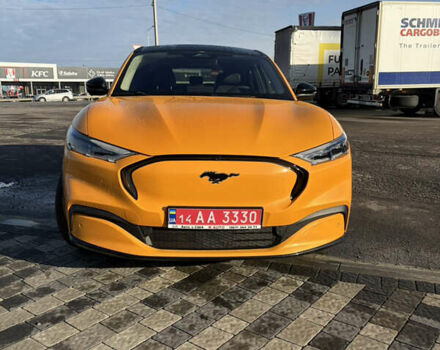 Желтый Форд Mustang Mach-E, объемом двигателя 0 л и пробегом 37 тыс. км за 28900 $, фото 8 на Automoto.ua