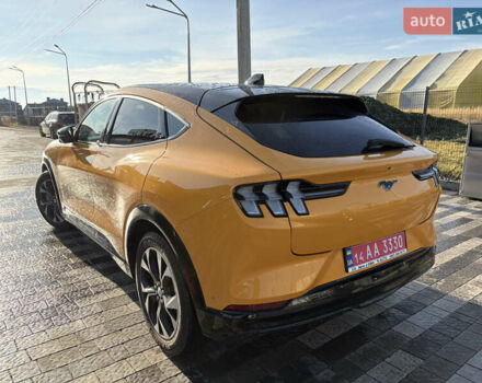 Желтый Форд Mustang Mach-E, объемом двигателя 0 л и пробегом 37 тыс. км за 28900 $, фото 6 на Automoto.ua