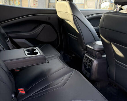 Желтый Форд Mustang Mach-E, объемом двигателя 0 л и пробегом 37 тыс. км за 28900 $, фото 17 на Automoto.ua