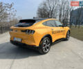 Жовтий Форд Mustang Mach-E, об'ємом двигуна 0 л та пробігом 2 тис. км за 42008 $, фото 6 на Automoto.ua