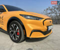 Жовтий Форд Mustang Mach-E, об'ємом двигуна 0 л та пробігом 2 тис. км за 42008 $, фото 7 на Automoto.ua