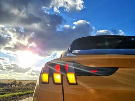 Желтый Форд Mustang Mach-E, объемом двигателя 0 л и пробегом 46 тыс. км за 34999 $, фото 1 на Automoto.ua