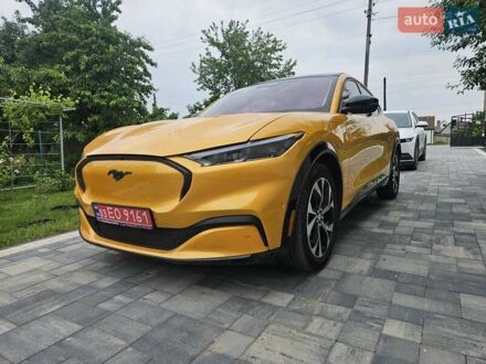 Форд Mustang Mach-E 2022 в Остоге на Automoto.ua Желтый Форд Mustang Mach-E, объемом двигателя 0 л и пробегом 33 тыс. км за 27500 $, фото 1 на Automoto.ua