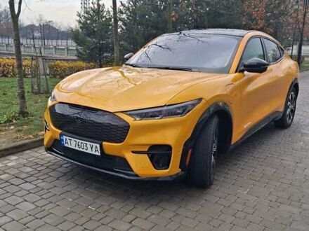 Жовтий Форд Mustang Mach-E, об'ємом двигуна 0 л та пробігом 9 тис. км за 27500 $, фото 1 на Automoto.ua