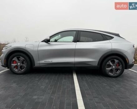 Сірий Форд Mustang Mach-E, об'ємом двигуна 0 л та пробігом 181 тис. км за 22600 $, фото 4 на Automoto.ua