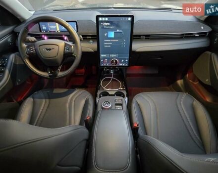 Серый Форд Mustang Mach-E, объемом двигателя 0 л и пробегом 48 тыс. км за 26000 $, фото 21 на Automoto.ua
