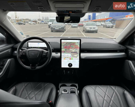 Серый Форд Mustang Mach-E, объемом двигателя 0 л и пробегом 48 тыс. км за 21800 $, фото 24 на Automoto.ua