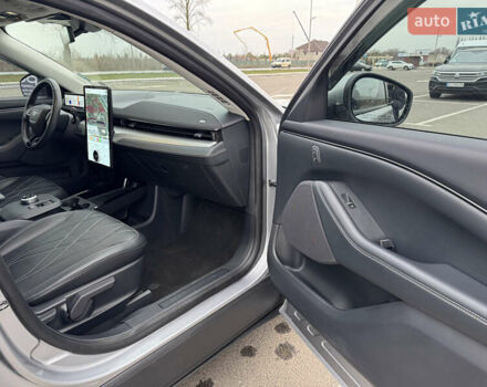 Серый Форд Mustang Mach-E, объемом двигателя 0 л и пробегом 48 тыс. км за 21800 $, фото 15 на Automoto.ua