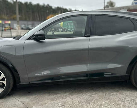 Сірий Форд Mustang Mach-E, об'ємом двигуна 0 л та пробігом 76 тис. км за 25500 $, фото 2 на Automoto.ua