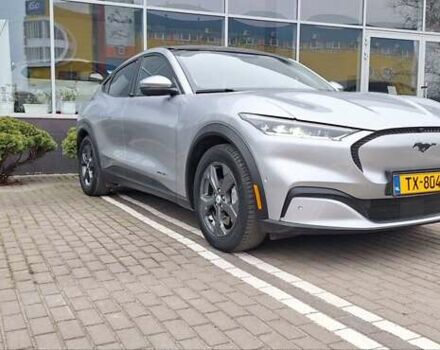 Серый Форд Mustang Mach-E, объемом двигателя 0 л и пробегом 136 тыс. км за 21800 $, фото 4 на Automoto.ua