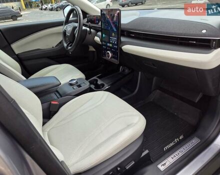 Сірий Форд Mustang Mach-E, об'ємом двигуна 0 л та пробігом 43 тис. км за 25000 $, фото 32 на Automoto.ua