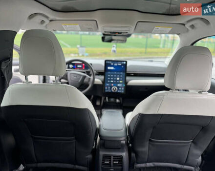 Серый Форд Mustang Mach-E, объемом двигателя 0 л и пробегом 73 тыс. км за 25000 $, фото 6 на Automoto.ua