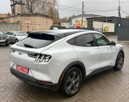 Серый Форд Mustang Mach-E, объемом двигателя 0 л и пробегом 110 тыс. км за 22900 $, фото 5 на Automoto.ua