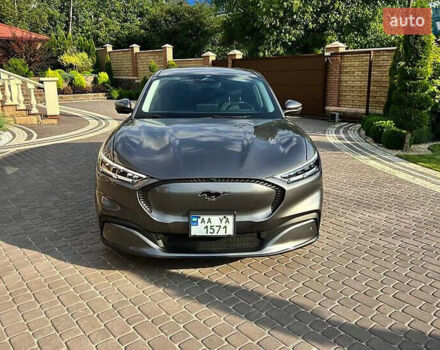 Серый Форд Mustang Mach-E, объемом двигателя 0 л и пробегом 45 тыс. км за 28500 $, фото 2 на Automoto.ua