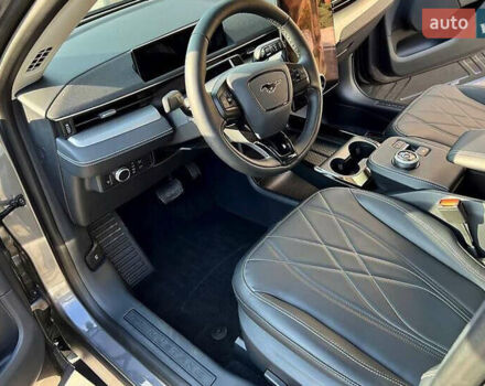 Серый Форд Mustang Mach-E, объемом двигателя 0 л и пробегом 45 тыс. км за 28500 $, фото 10 на Automoto.ua
