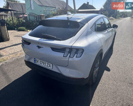 Серый Форд Mustang Mach-E, объемом двигателя 0 л и пробегом 81 тыс. км за 22200 $, фото 8 на Automoto.ua