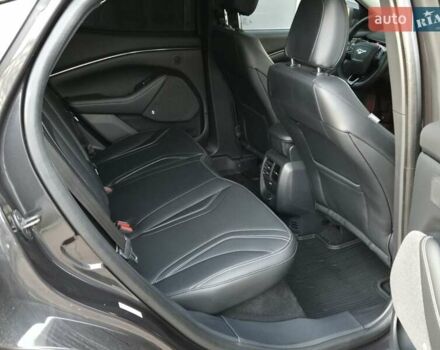 Серый Форд Mustang Mach-E, объемом двигателя 0 л и пробегом 48 тыс. км за 26000 $, фото 13 на Automoto.ua