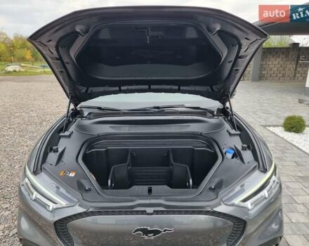 Серый Форд Mustang Mach-E, объемом двигателя 0 л и пробегом 175 тыс. км за 21900 $, фото 41 на Automoto.ua