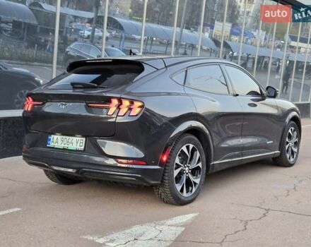 Серый Форд Mustang Mach-E, объемом двигателя 0 л и пробегом 48 тыс. км за 26000 $, фото 3 на Automoto.ua