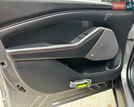 Сірий Форд Mustang Mach-E, об'ємом двигуна 0 л та пробігом 158 тис. км за 27772 $, фото 62 на Automoto.ua