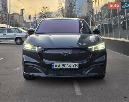 Серый Форд Mustang Mach-E, объемом двигателя 0 л и пробегом 48 тыс. км за 26000 $, фото 2 на Automoto.ua