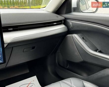 Серый Форд Mustang Mach-E, объемом двигателя 0 л и пробегом 60 тыс. км за 20800 $, фото 9 на Automoto.ua