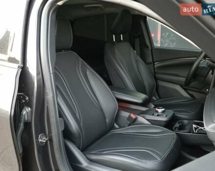 Серый Форд Mustang Mach-E, объемом двигателя 0 л и пробегом 48 тыс. км за 26000 $, фото 10 на Automoto.ua