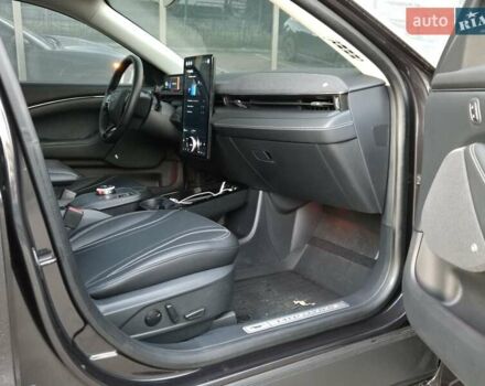 Серый Форд Mustang Mach-E, объемом двигателя 0 л и пробегом 48 тыс. км за 26000 $, фото 9 на Automoto.ua