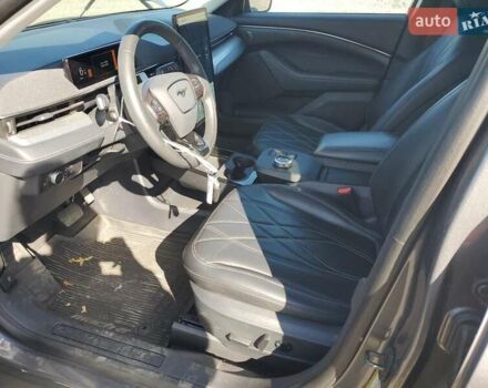 Серый Форд Mustang Mach-E, объемом двигателя 0 л и пробегом 42 тыс. км за 10000 $, фото 6 на Automoto.ua