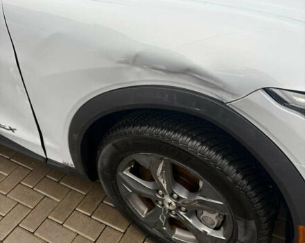 Серый Форд Mustang Mach-E, объемом двигателя 0 л и пробегом 110 тыс. км за 22900 $, фото 8 на Automoto.ua