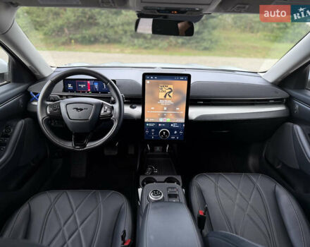 Серый Форд Mustang Mach-E, объемом двигателя 0 л и пробегом 69 тыс. км за 22800 $, фото 24 на Automoto.ua
