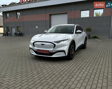 Серый Форд Mustang Mach-E, объемом двигателя 0 л и пробегом 69 тыс. км за 22800 $, фото 2 на Automoto.ua