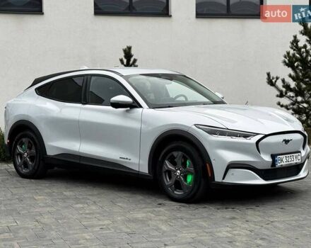 Серый Форд Mustang Mach-E, объемом двигателя 0 л и пробегом 60 тыс. км за 20800 $, фото 3 на Automoto.ua