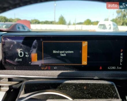 Серый Форд Mustang Mach-E, объемом двигателя 0 л и пробегом 42 тыс. км за 10000 $, фото 8 на Automoto.ua