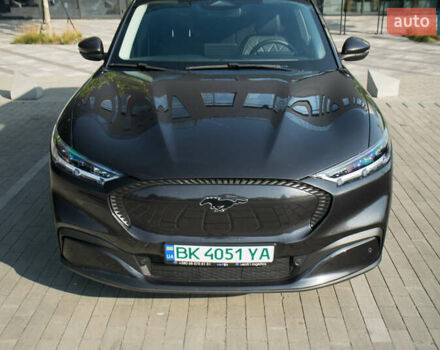 Серый Форд Mustang Mach-E, объемом двигателя 0 л и пробегом 46 тыс. км за 25500 $, фото 3 на Automoto.ua