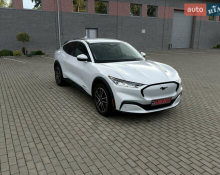 Серый Форд Mustang Mach-E, объемом двигателя 0 л и пробегом 69 тыс. км за 22800 $, фото 5 на Automoto.ua