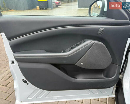 Серый Форд Mustang Mach-E, объемом двигателя 0 л и пробегом 110 тыс. км за 22900 $, фото 23 на Automoto.ua