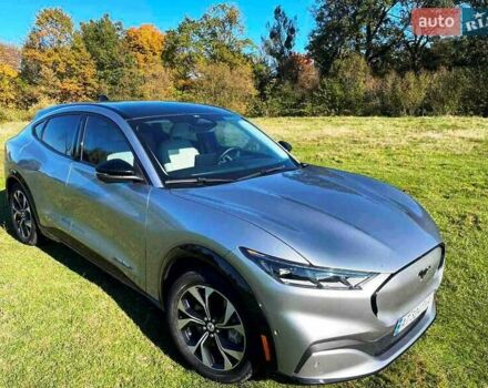 Серый Форд Mustang Mach-E, объемом двигателя 0 л и пробегом 48 тыс. км за 29000 $, фото 4 на Automoto.ua