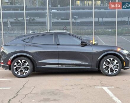 Серый Форд Mustang Mach-E, объемом двигателя 0 л и пробегом 48 тыс. км за 26000 $, фото 6 на Automoto.ua