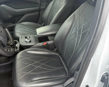 Серый Форд Mustang Mach-E, объемом двигателя 0 л и пробегом 110 тыс. км за 22900 $, фото 17 на Automoto.ua