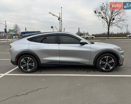 Серый Форд Mustang Mach-E, объемом двигателя 0 л и пробегом 48 тыс. км за 21800 $, фото 8 на Automoto.ua