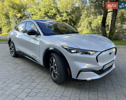 Серый Форд Mustang Mach-E, объемом двигателя 0 л и пробегом 38 тыс. км за 28000 $, фото 4 на Automoto.ua