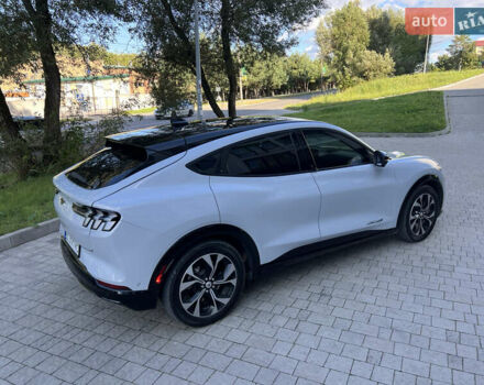 Серый Форд Mustang Mach-E, объемом двигателя 0 л и пробегом 38 тыс. км за 28000 $, фото 15 на Automoto.ua