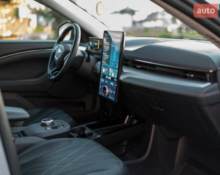 Серый Форд Mustang Mach-E, объемом двигателя 0 л и пробегом 42 тыс. км за 22602 $, фото 18 на Automoto.ua