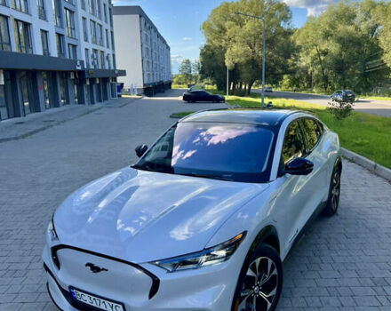 Серый Форд Mustang Mach-E, объемом двигателя 0 л и пробегом 38 тыс. км за 28000 $, фото 1 на Automoto.ua
