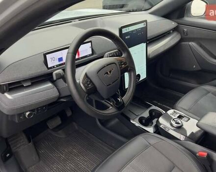 Серый Форд Mustang Mach-E, объемом двигателя 0 л и пробегом 14 тыс. км за 34500 $, фото 17 на Automoto.ua