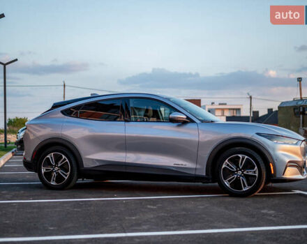 Серый Форд Mustang Mach-E, объемом двигателя 0 л и пробегом 42 тыс. км за 22602 $, фото 4 на Automoto.ua