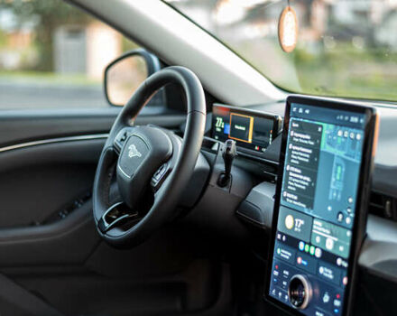 Серый Форд Mustang Mach-E, объемом двигателя 0 л и пробегом 42 тыс. км за 22602 $, фото 19 на Automoto.ua