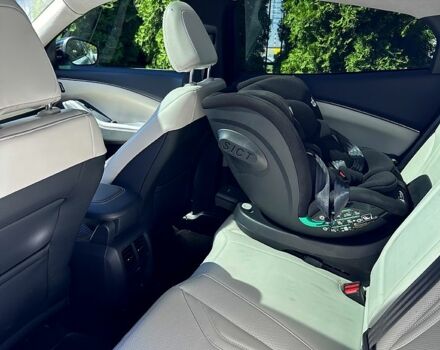 Серый Форд Mustang Mach-E, объемом двигателя 0 л и пробегом 76 тыс. км за 23500 $, фото 8 на Automoto.ua