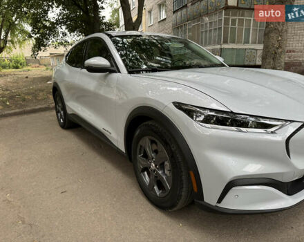 Серый Форд Mustang Mach-E, объемом двигателя 0 л и пробегом 85 тыс. км за 23400 $, фото 5 на Automoto.ua